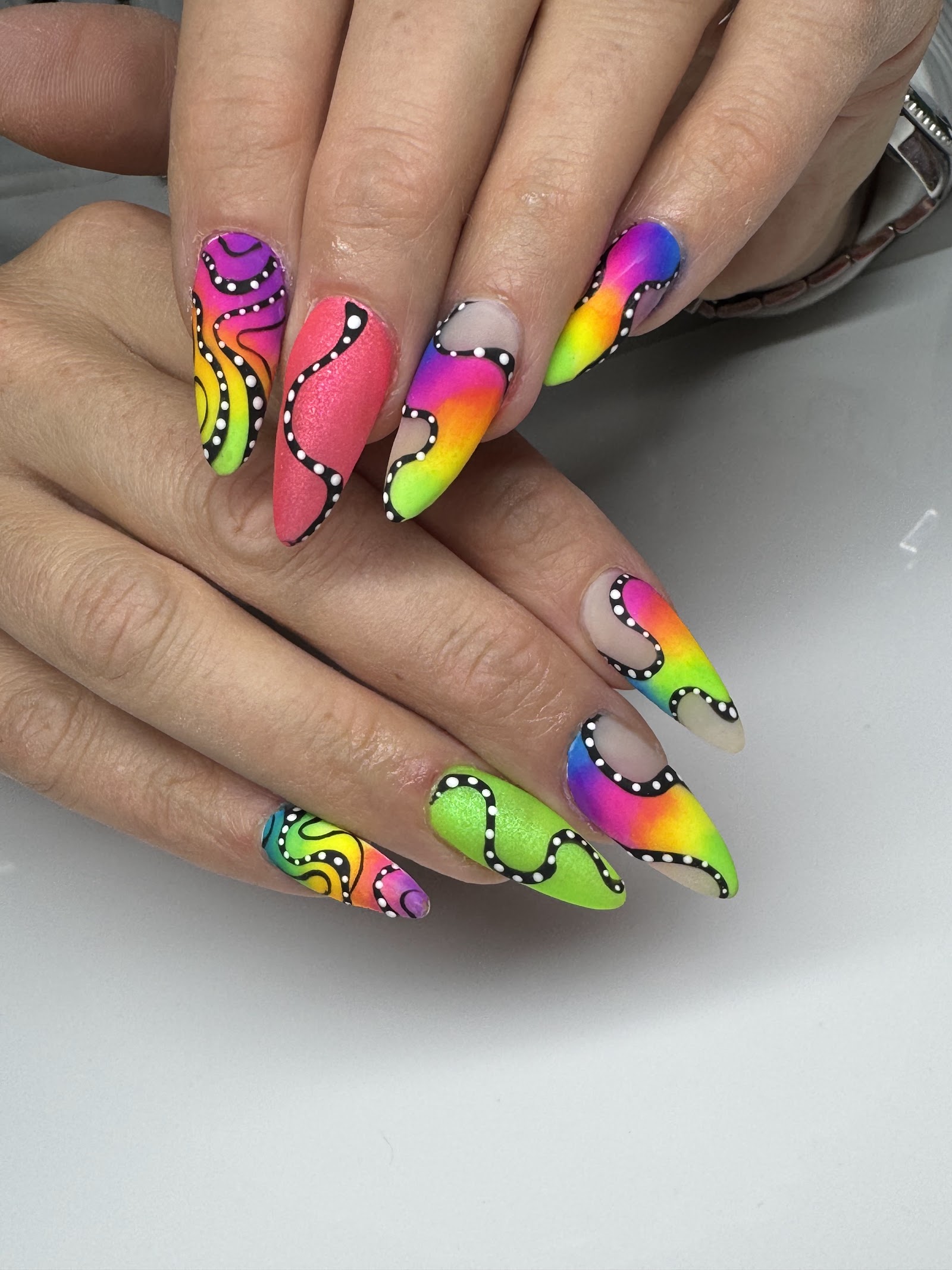 Lori Nails logo
